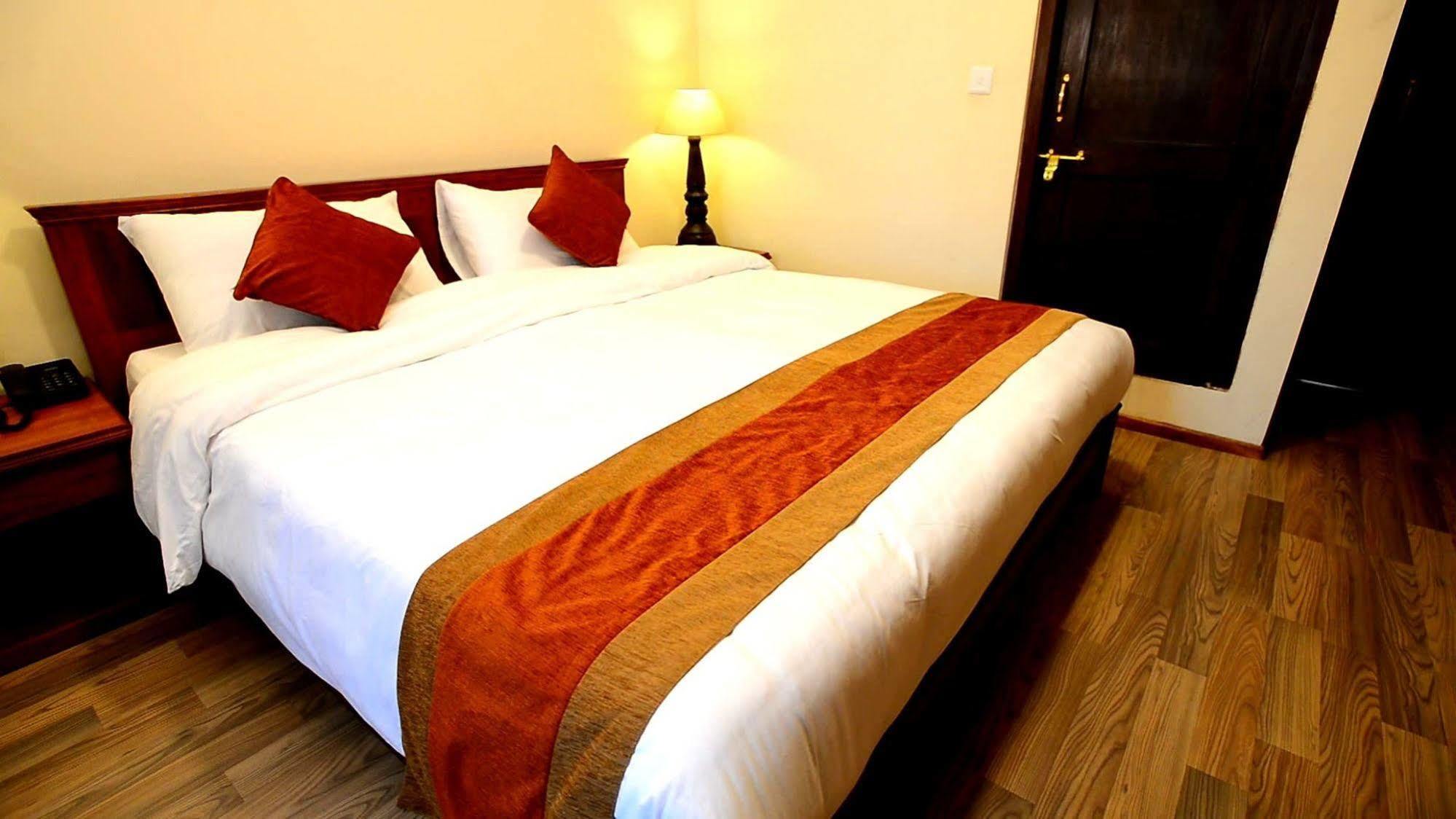 Golden Temple Inn Kathmandu Esterno foto