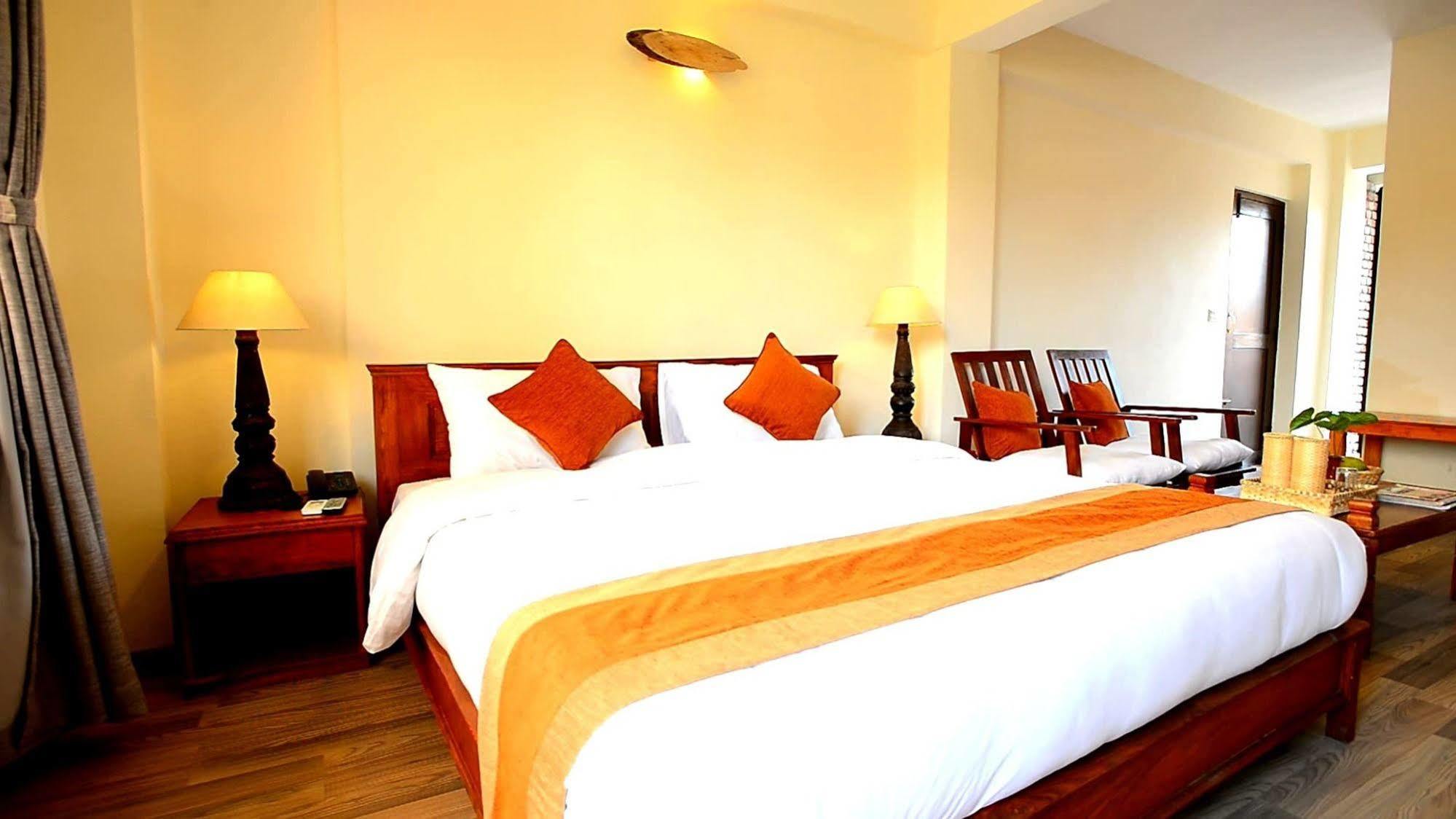 Golden Temple Inn Kathmandu Esterno foto