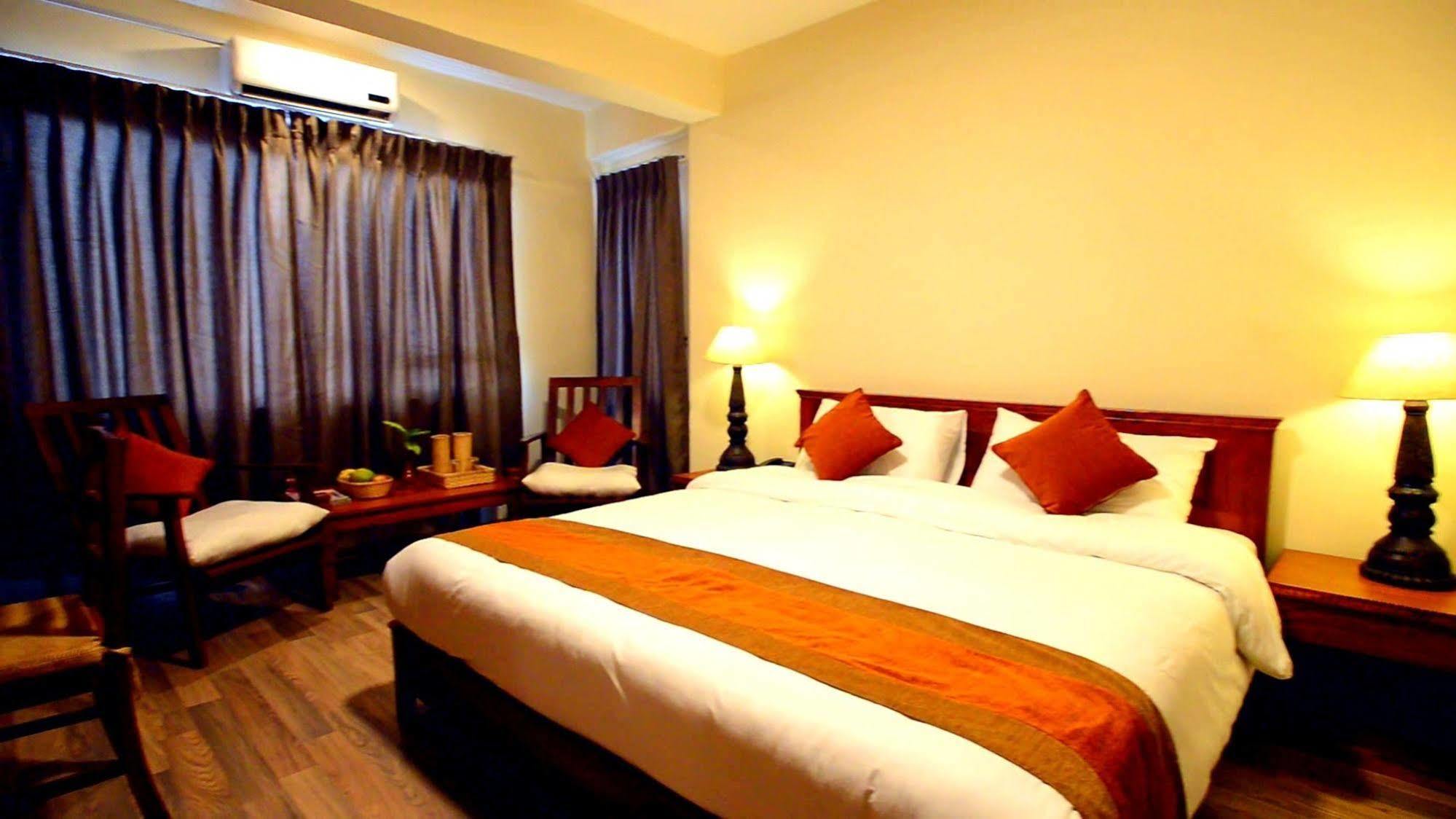 Golden Temple Inn Kathmandu Esterno foto