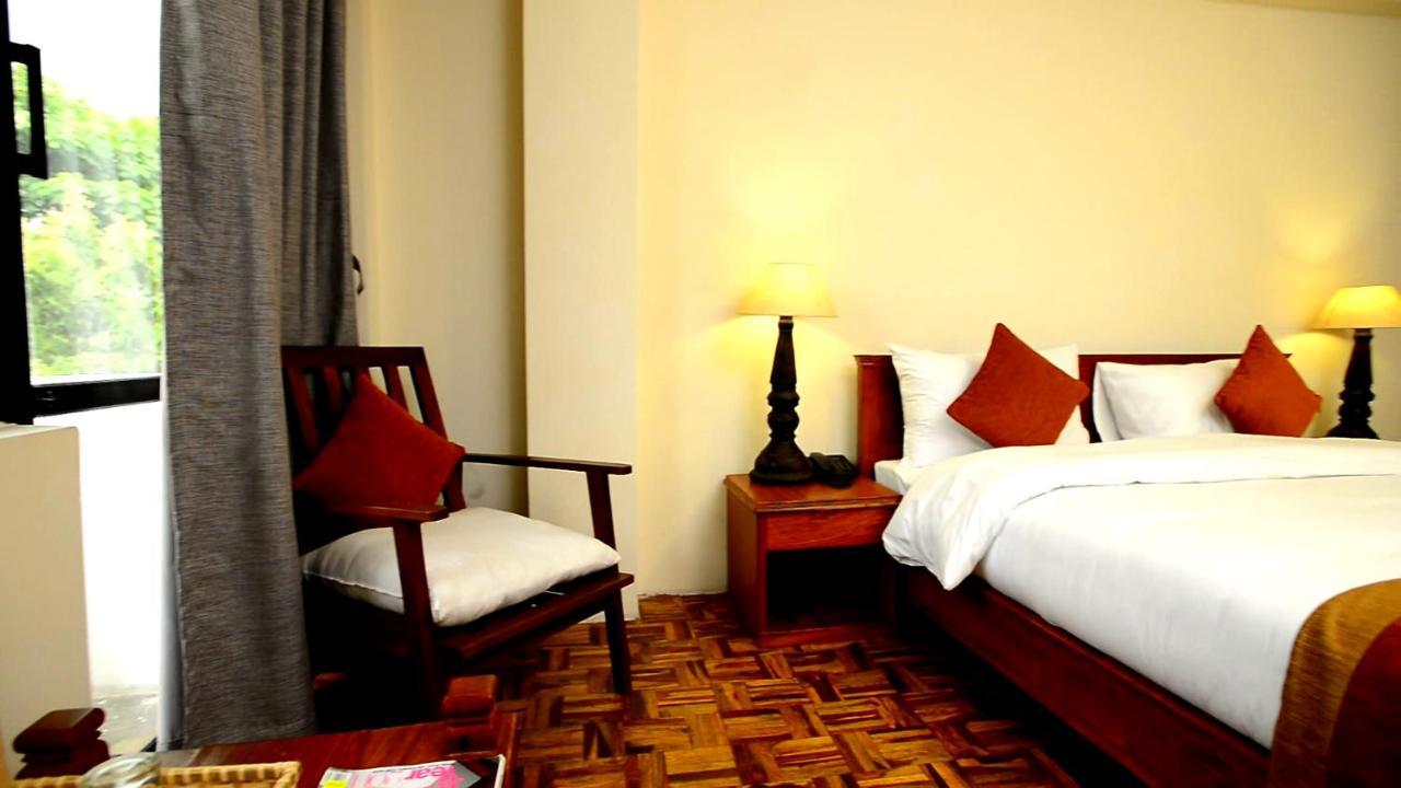 Golden Temple Inn Kathmandu Esterno foto
